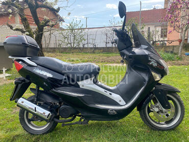 Yamasaki king kong, 750 €, 2009. , 49 cm3, 7.106 km, 49kW (67 KS), Scooter, Leskovac