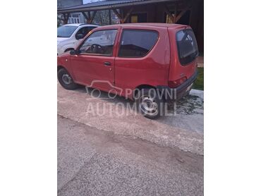 Fiat Seicento 1.1, 1.100 €, 2003. Hečbek, Benzin | 1108 cm3, 175.000 km, 40kW (54 KS), Manuelni 5 brzina, 2/3 vrata, 5 sedišta, Novi Sad