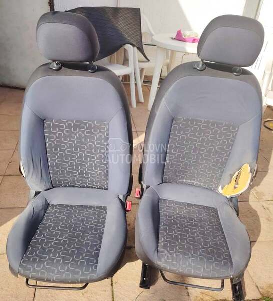 Prednja sedišta za Fiat Doblo od 2010. do 2018. god.