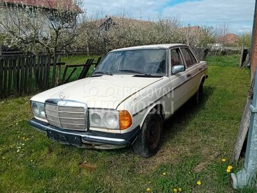 Mercedes Benz W123 123 D, 650 €, 1983. Limuzina, Dizel | 1988 cm3, 200.000 km, 44kW (60 KS), Manuelni 4 brzine, 4/5 vrata, 5 sedišta, Smederevska Palanka