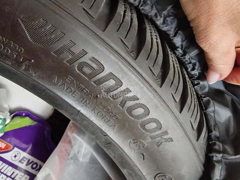Hankook 235/40 R18 Zimska