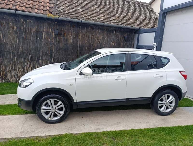 Nissan Qashqai 2010 photo 3