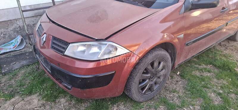 Levi far za Renault Megane