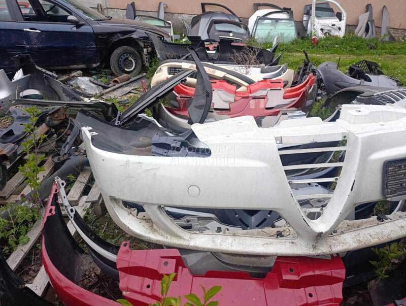 Branici 147 restajling za Alfa Romeo 147 od 2005. do 2010. god.