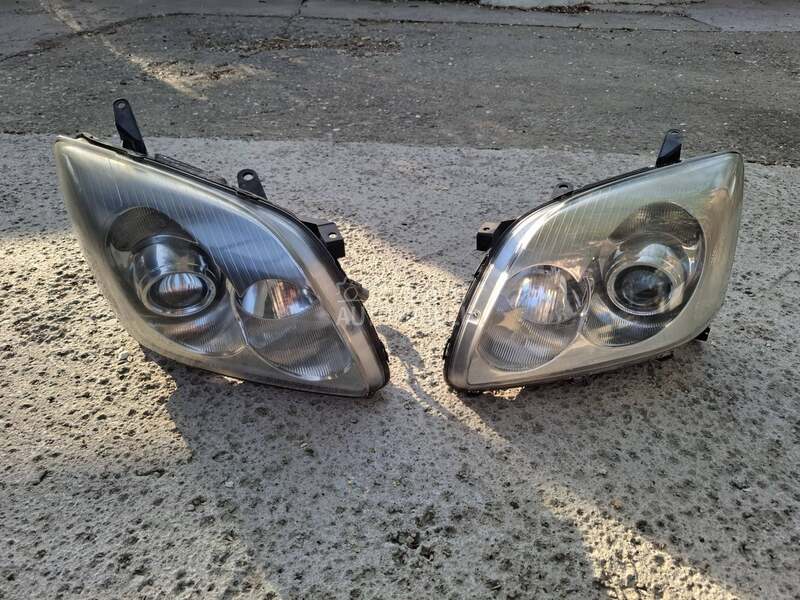 L i D far original za Toyota Avensis od 2005. do 2006. god.