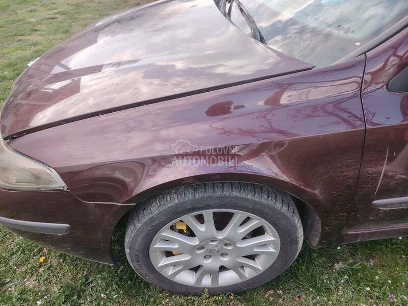 krilo za Renault Laguna od 2000. do 2007. god.