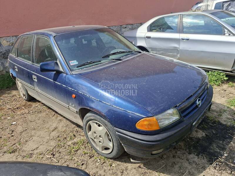 Delovi za Opel Astra F 1.4b