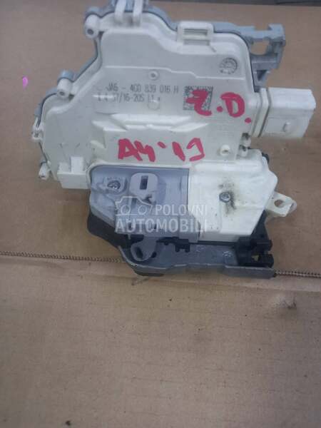 brava zadnja desna za Audi A4 - 4G0839016H