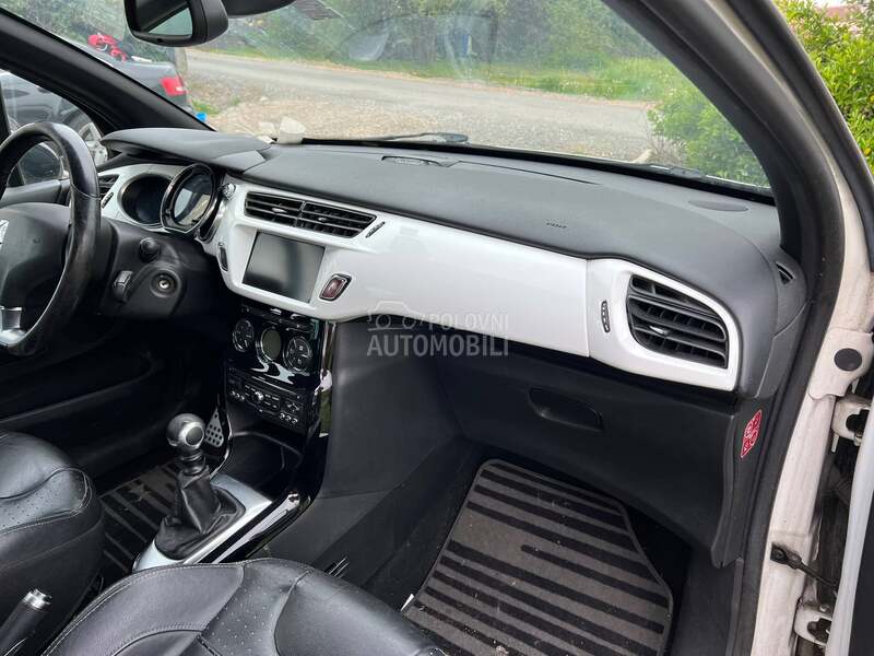 Instrument tabla sa airbagom za Citroen DS3 od 2010. do 2016. god.