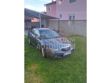 Honda Accord EXECUTIVE (može zamena), 3.100 €, 2003. Limuzina, Benzin + Gas (TNG) | 2354 cm3, 310.000 km, 140kW (190 KS), Manuelni 6 brzina, 4/5 vrata, 5 sedišta, Zemun