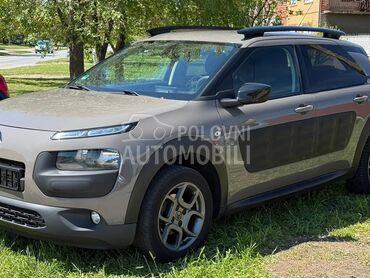 Citroen C4 Cactus 1.2 PureTech, 5.690 €, 2014. Hečbek, Benzin | 1199 cm3, 199.200 km, 60kW (82 KS), Manuelni 5 brzina, 4/5 vrata, 5 sedišta, Zrenjanin