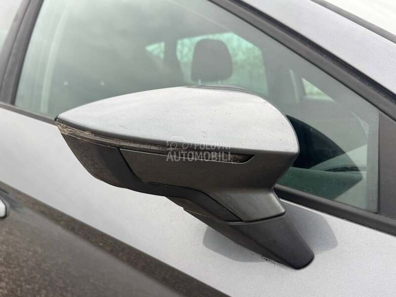 Desni retrovizor za Seat Leon od 2013. do 2019. god.