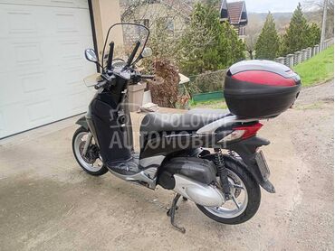 Honda SH 300, 2.200 €, 2012. , 279 cm3, 54.500 km, 20kW (27 KS), Scooter, Zaječar