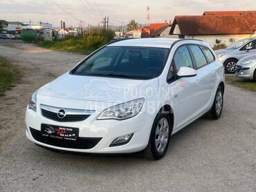 Opel Astra J 1.6b, 4.999 €, 2011. Karavan, Benzin | 1598 cm3, 225.000 km, 85kW (116 KS), Manuelni 5 brzina, 4/5 vrata, 5 sedišta, Kragujevac