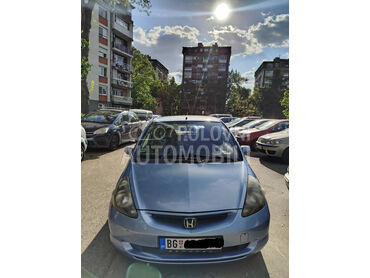 Honda Jazz Honda Jazz 1.2, 2.200 €, 2003. Hečbek, Benzin | 1246 cm3, 223.205 km, 57kW (77 KS), Manuelni 5 brzina, 4/5 vrata, 5 sedišta, Beograd