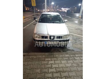 Seat Ibiza 1.6 (može zamena), 650 €, 2001. Hečbek, Benzin + Gas (TNG) | 1595 cm3, 256.000 km, 74kW (101 KS), Manuelni 5 brzina, 2/3 vrata, 5 sedišta, Kraljevo