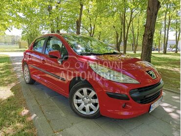 Peugeot 207 1.4 2006 godiste, 2.950 €, 2006. Hečbek, Benzin | 1360 cm3, 233.000 km, 55kW (75 KS), Manuelni 5 brzina, 4/5 vrata, 5 sedišta, Futog