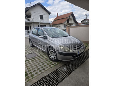 Peugeot 307 , 1.800 €, 2005. Hečbek, Benzin | 1587 cm3, 254.000 km, 80kW (109 KS), Manuelni 5 brzina, 4/5 vrata, 5 sedišta, Paraćin