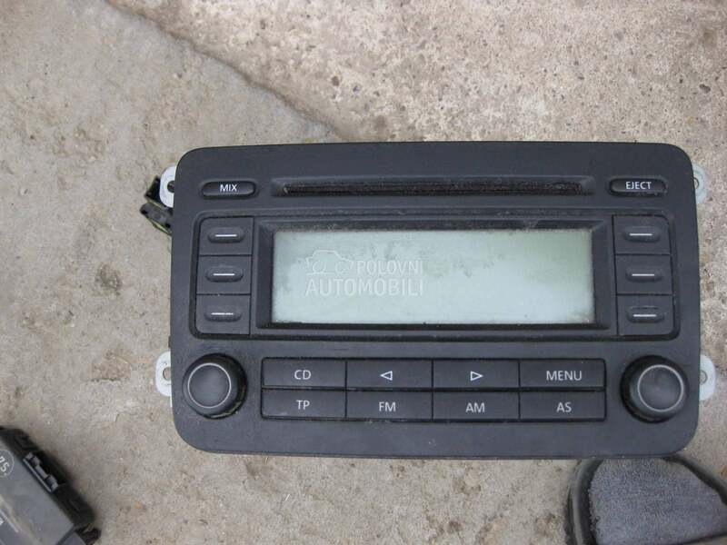 Cd radio uredjaj fabricki cod za Volkswagen Passat B6