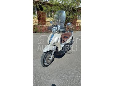 Piaggio Beverly (može zamena), 3.150 €, 2013. , 278 cm3, 30.224 km, 16kW (22 KS), Scooter, Loznica