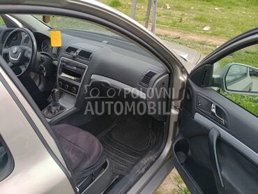 Škoda Octavia 1,9 HDI, 4.300 €, 2009. Limuzina, Dizel | 1896 cm3, 208.585 km, 77kW (105 KS), Manuelni 5 brzina, 4/5 vrata, 5 sedišta, Novi Beograd