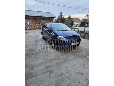 Fiat Grande Punto, 2.050 €, 2006. Hečbek, Dizel | 1248 cm3, 307.000 km, 55kW (75 KS), Manuelni 6 brzina, 2/3 vrata, 5 sedišta, Novi Banovci