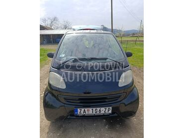 Smart ForTwo , 1.350 €, 2001. Limuzina, Benzin | 599 cm3, 166.500 km, 40kW (54 KS), Automatski / poluautomatski, 2/3 vrata, 2 sedišta, Boljevac