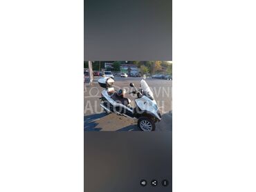 Piaggio MP3 500 B, 3.850 €, 2012. , 493 cm3, 42.000 km, 30kW (41 KS), Scooter, Beograd