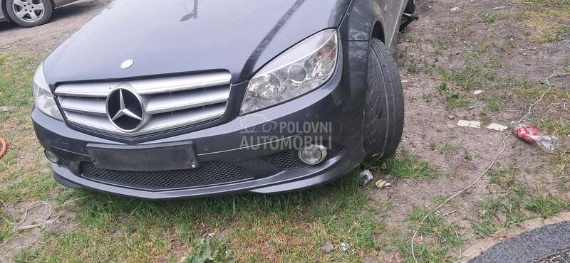 prednji branik za Mercedes Benz C Klasa od 2007. do 2011. god.