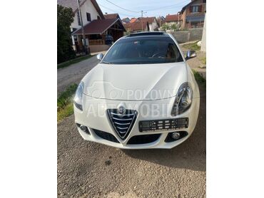 Alfa Romeo Giulietta QV, 10.000 €, 2014. Limuzina, Benzin | 1742 cm3, 200.500 km, 172kW (234 KS), Manuelni 6 brzina, 4/5 vrata, 5 sedišta, Gornji Milanovac