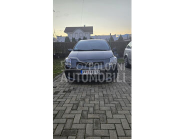Toyota Auris , 4.150 €, 2007. Hečbek, Benzin | 1598 cm3, 182.000 km, 91kW (124 KS), Manuelni 5 brzina, 4/5 vrata, 5 sedišta, Preševo