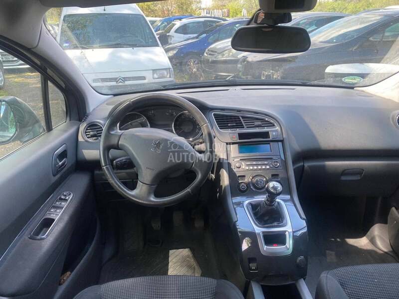 Enterijer, volan,displej, pano za Peugeot 5008 od 2009. do 2013. god.