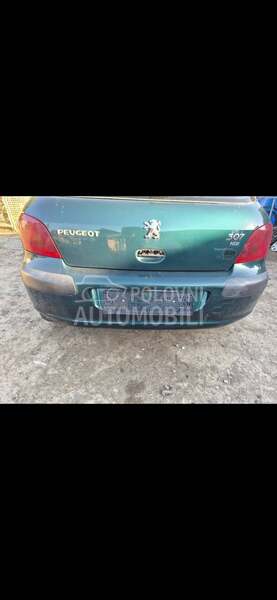 Zadnji branik zeleni KSU za Peugeot 307 od 2001. do 2005. god.
