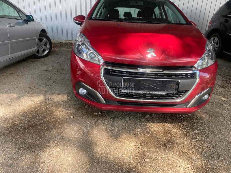 Enterijer,sedista,volan,polica za Peugeot 208 od 2015. do 2019. god.
