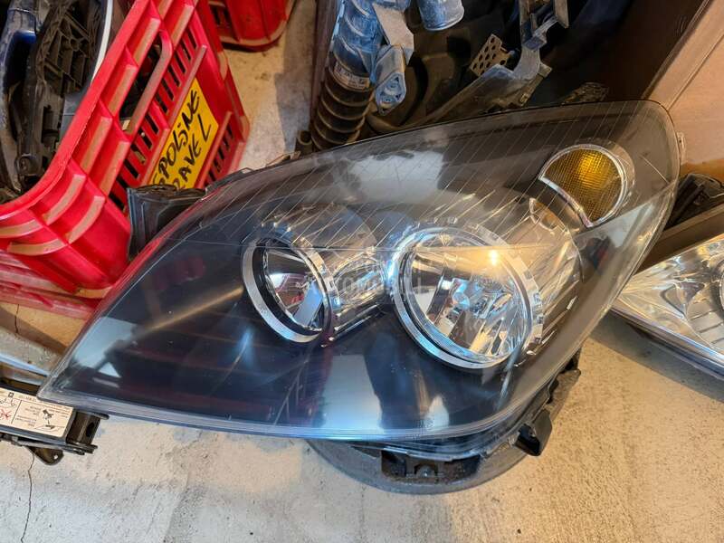 far crni za Opel Astra H od 2004. do 2012. god.