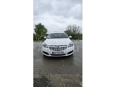 Opel Insignia 2.0 CDTI cosmo (može zamena), 7.999 €, 2014. Limuzina, Dizel | 1956 cm3, 198.356 km, 96kW (131 KS), Automatski / poluautomatski, 4/5 vrata, 5 sedišta, Surdulica