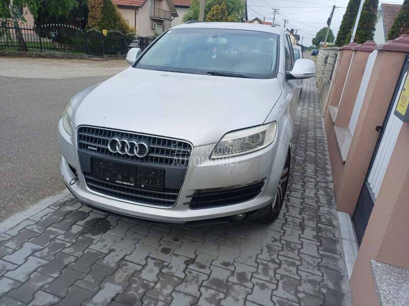 branik za Audi Q7 od 2005. do 2012. god.