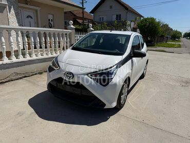 Toyota Aygo x-Fun, 8.500 €, 2021. Hečbek, Benzin | 998 cm3, 102.400 km, 53kW (72 KS), Manuelni 5 brzina, 4/5 vrata, 4 sedišta, Šid