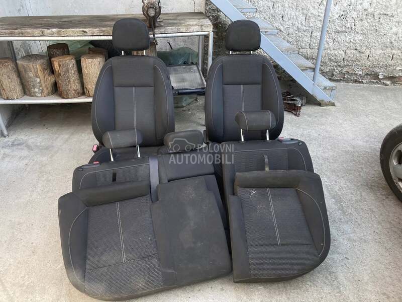 sedista karavan za Opel Astra J