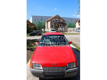 Opel Kadett , 499 €, 1989. Hečbek, Benzin | 1300 cm3, 200.000 km, 44kW (60 KS), Manuelni 5 brzina, 4/5 vrata, 5 sedišta, Nova Pazova