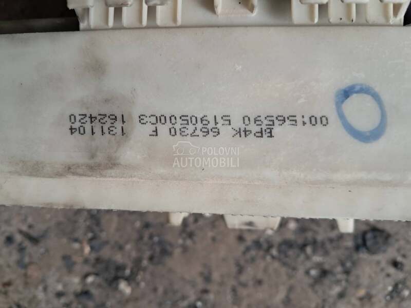 Kutija osigurača za Mazda 3 od 2003. do 2009. god.
