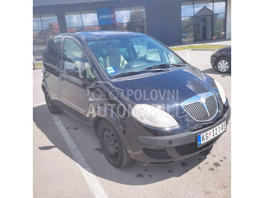 Lancia Musa 1.4, 2.550 €, 2007. Monovolumen (MiniVan), Benzin | 1368 cm3, 158.550 km, 70kW (95 KS), Manuelni 6 brzina, 4/5 vrata, 5 sedišta, Kragujevac