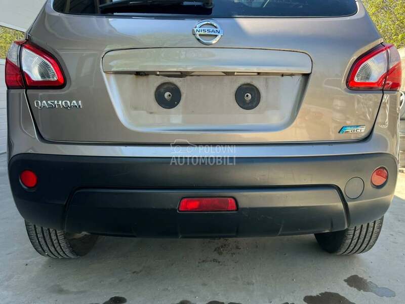Branik zadnji šampanj C30G za Nissan Qashqai od 2010. do 2013. god.