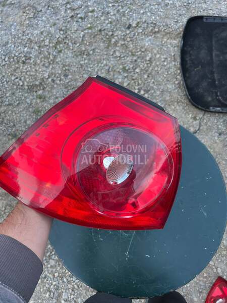 Stop Levi Desni spojasnji za Volkswagen Golf 5 od 2003. do 2009. god.