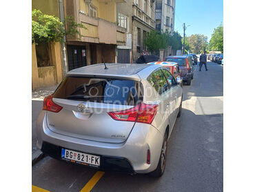 Toyota Auris  (može zamena), 7.500 €, 2014. Limuzina, Dizel | 1364 cm3, 275.000 km, 66kW (90 KS), Manuelni 6 brzina, 4/5 vrata, 5 sedišta, Vračar