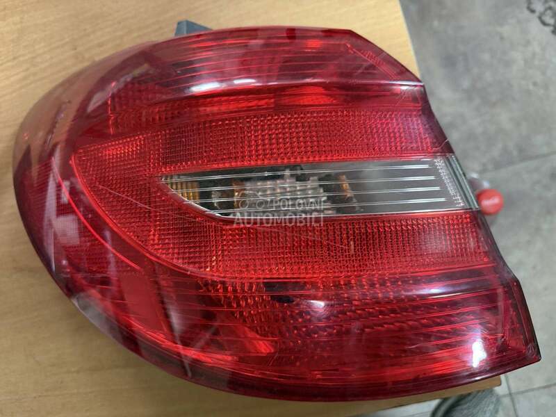 Stop lampa w 246 za Mercedes Benz B 150, B 170, B 180 ... od 2011. do 2015. god.