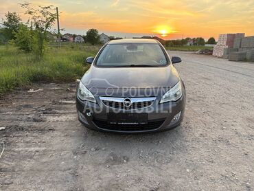 Opel Astra J 1.6, 1.750 €, 2010. Hečbek, Benzin | 1598 cm3, 242.000 km, 85kW (116 KS), Manuelni 5 brzina, 4/5 vrata, 5 sedišta, Stara Pazova