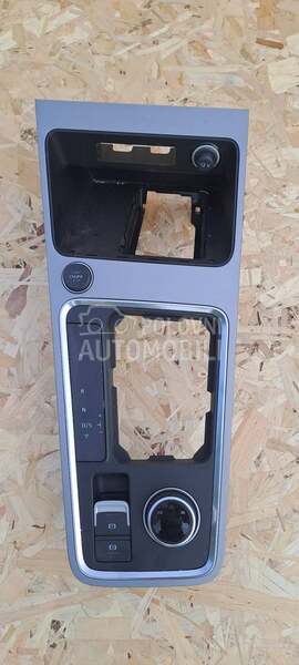 plastika oko menjaca za Seat Ateca