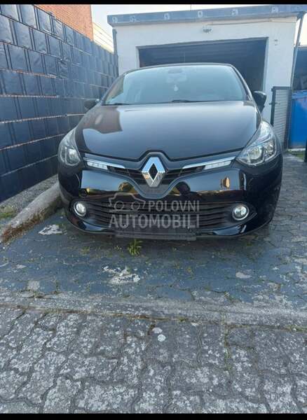 Renault Clio 2015. god. -  kompletan auto u delovima