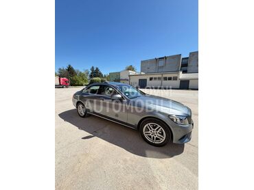 Mercedes Benz C 200 4MATIC AVANTGARDE (može zamena), 21.500 €, 2019. Limuzina, Benzin | 1497 cm3, 214.700 km, 135kW (184 KS), Automatski / poluautomatski, 4/5 vrata, 5 sedišta, Niš